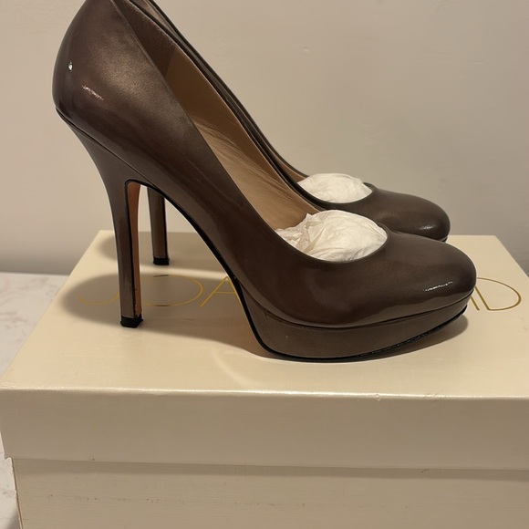 The Joan & David Flipp - Picture 4 of 5